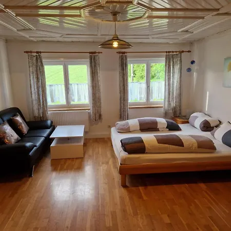Lautenberg Apartment *